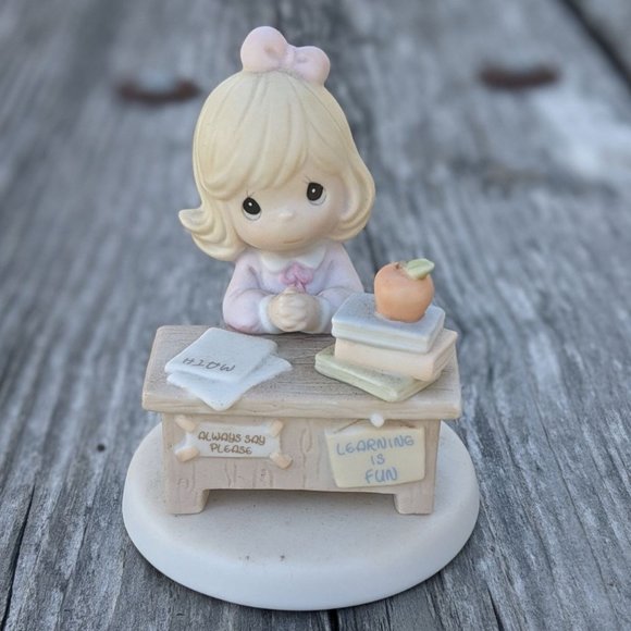 Precious Moments "You're Just Perfect in My Book" Figurine - Picture 1 of 8